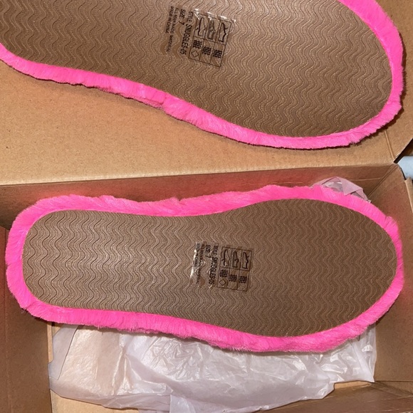 Faux Fur slipper sandals / elastic strap in back - Picture 5 of 8